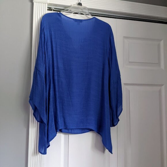 Ladies tunic - Picture 2 of 8